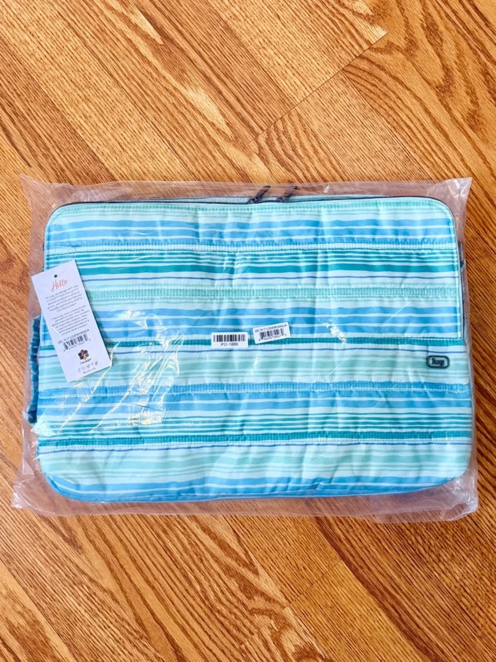 Lug Delta 17” Laptop Case - Love Waves Aqua NWT